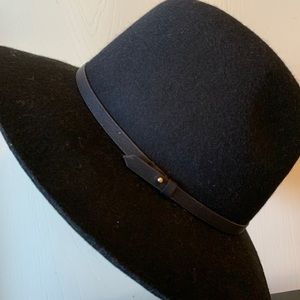Black fedora wool hat